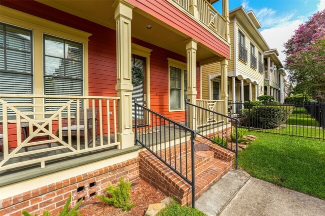 1301 W 25th St in Houston, TX - Building Photo - Building Photo