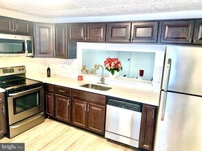 11815 Quassia Court in Germantown, MD - Building Photo - Building Photo