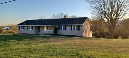 12402 Buchanan Trl W in Mercersburg, PA - Building Photo - Building Photo