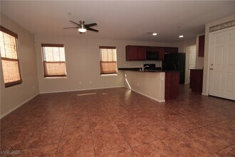 676 Swift Eagle Ave in Henderson, NV - Building Photo - Building Photo