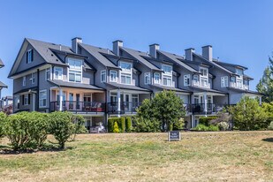 Kingfisher in Pitt Meadows, BC - Building Photo