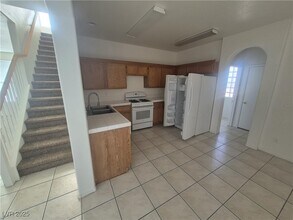 2712 Wooly Rose Ave in Las Vegas, NV - Building Photo - Building Photo
