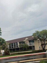 4780 NW 102nd Ave in Doral, FL - Building Photo - Building Photo