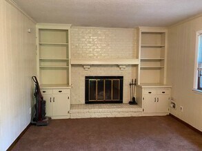 240 Oakcrest Dr in Wilmington, NC - Building Photo - Building Photo