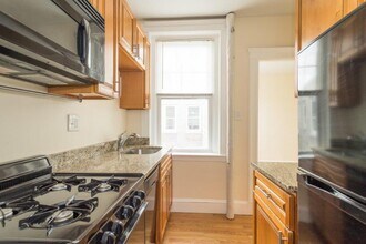 300 Chestnut Ave, Unit Chestnut hill ave in Boston, MA - Building Photo - Building Photo
