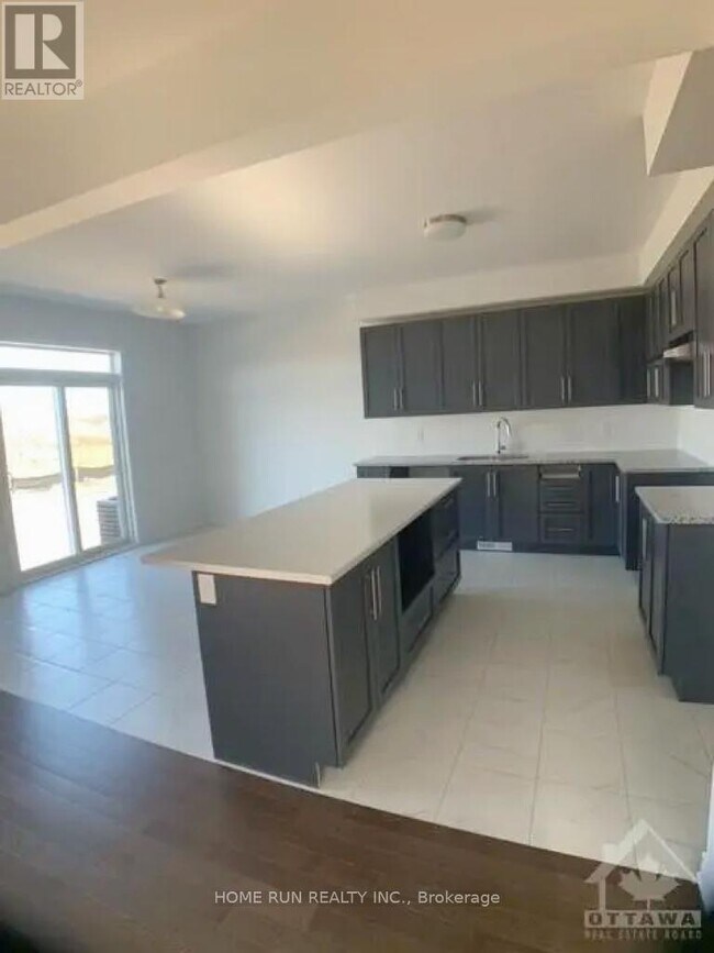 328 Finial Wy in Ottawa, ON - Building Photo - Building Photo