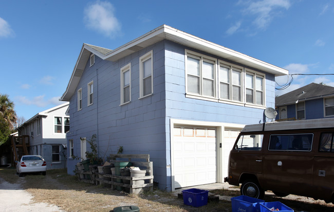 204 Davis St in Neptune Beach, FL - Foto de edificio - Building Photo