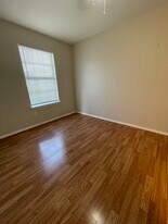 700 W Fern Ave, Unit 22 in McAllen, TX - Building Photo