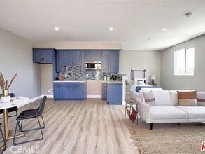 2519 Onyx Dr in Los Angeles, CA - Foto de edificio - Building Photo