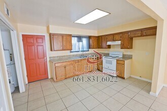 1409 Lincoln St in Bakersfield, CA - Building Photo - Building Photo
