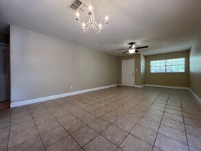 529 Hibiscus Way in Orlando, FL - Building Photo - Building Photo