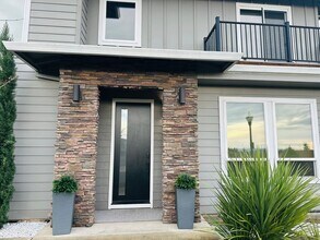 1740 NW Klickitat St in Camas, WA - Building Photo - Building Photo