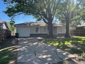 1105 Fisher St in Waco, TX - Building Photo