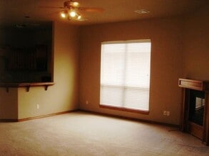 17 NW 156th St in Edmond, OK - Foto de edificio - Building Photo