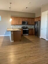 5649 N Teaberry Ln in Prescott Valley, AZ - Foto de edificio - Building Photo