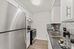 3-19 Burns Drive in Guelph, ON - Building Photo