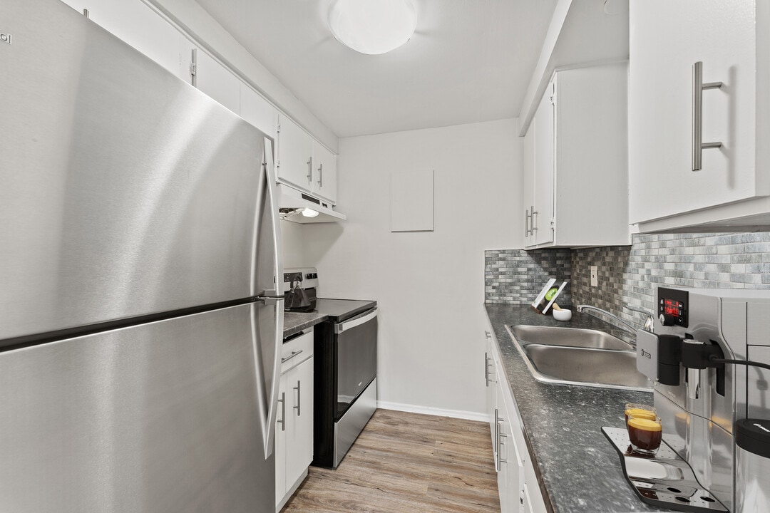 3-19 Burns Drive in Guelph, ON - Building Photo