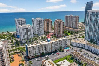 1893 S Ocean Dr in Hallandale Beach, FL - Building Photo - Building Photo