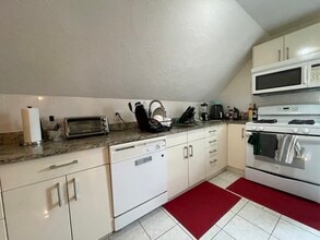 65 Fairbanks St, Unit 2 in Boston, MA - Building Photo - Building Photo