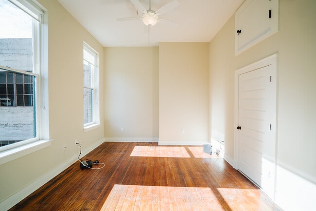 520 Mulberry St, Unit 204 in Macon, GA - Building Photo - Building Photo