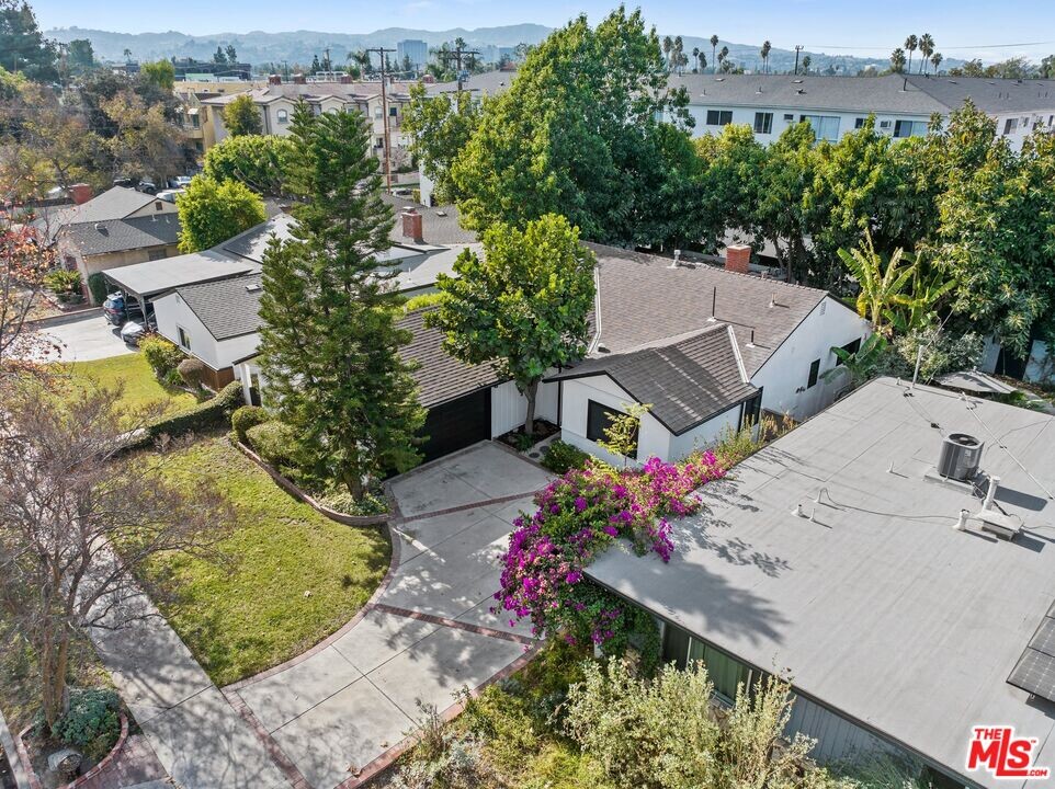 5413 Halbrent Ave in Los Angeles, CA - Building Photo