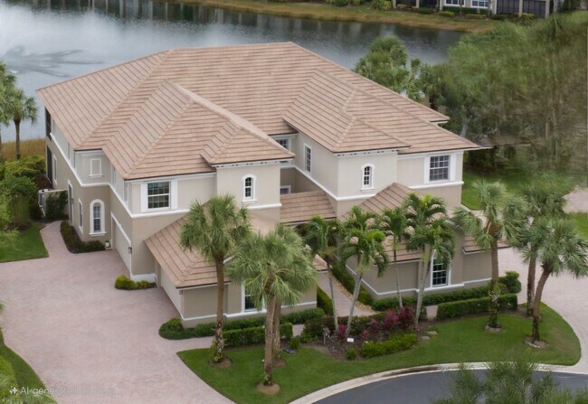 10005 Valiant Ct in Miromar Lakes, FL - Building Photo - Building Photo