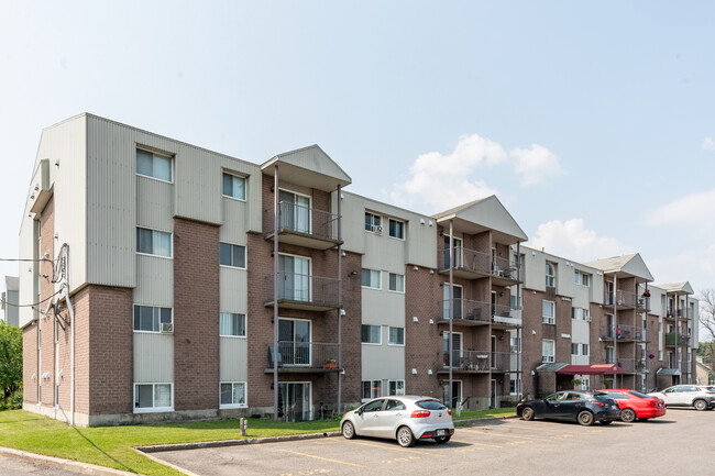 415 Père-Lelièvre Boul in Québec, QC - Building Photo - Primary Photo