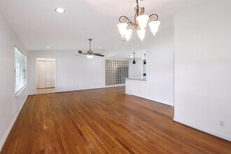5518 Holly St in Houston, TX - Building Photo - Building Photo