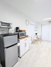 1323 SW 22nd Ave in Miami, FL - Building Photo - Building Photo