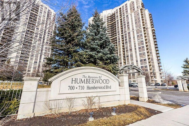 710-2710 Humberwood Blvd in Toronto, ON - Building Photo - Building Photo