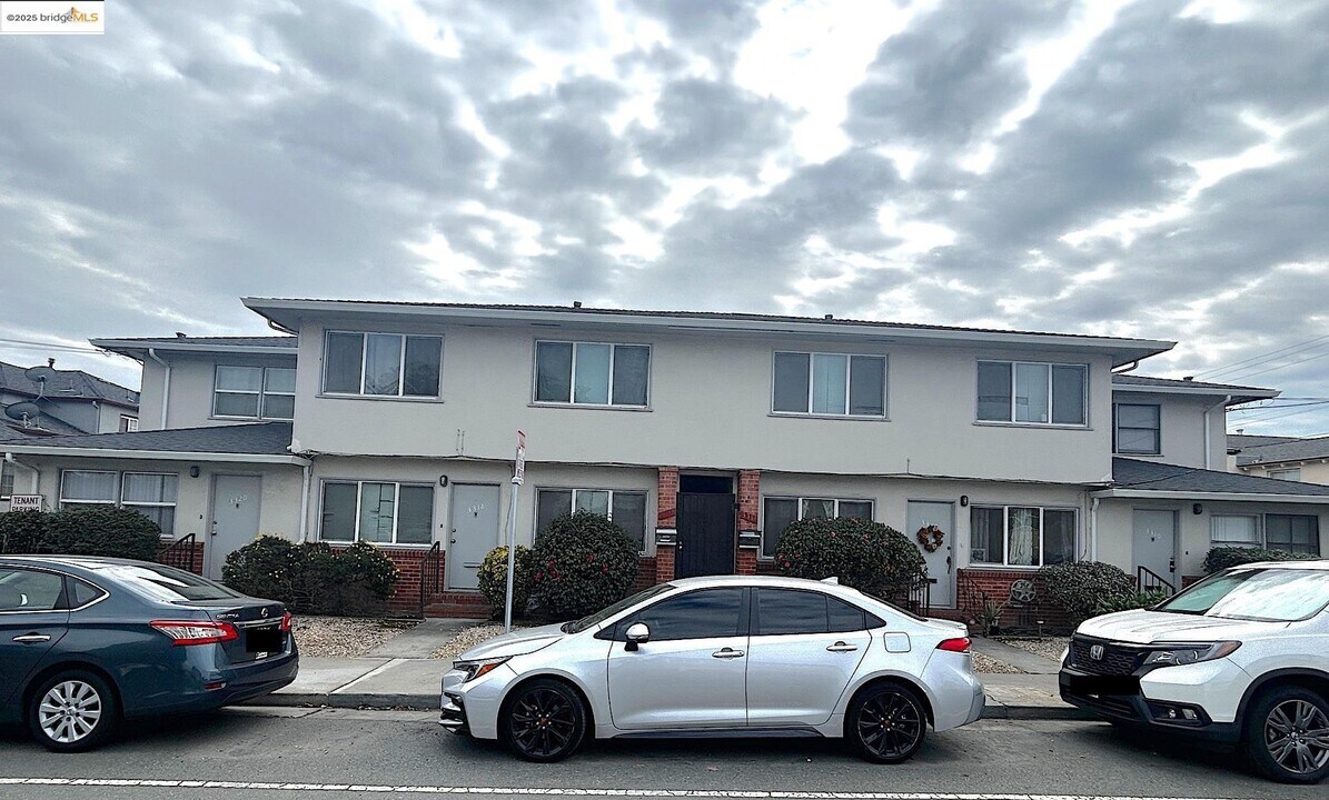 3320 Barrett Ave in Richmond, CA - Building Photo