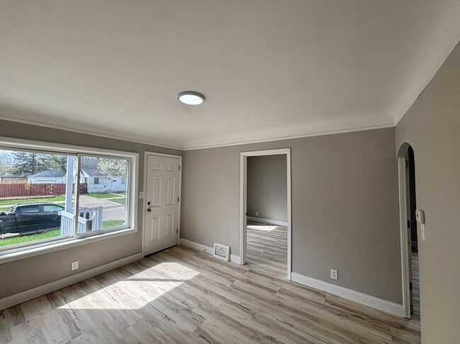 21434 Panama St in Warren, MI - Building Photo - Building Photo