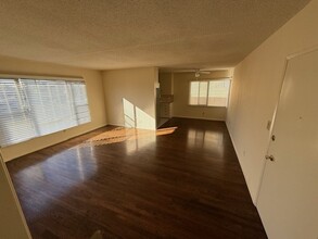 5820 Camerford Ave, Unit #9 in Los Angeles, CA - Building Photo - Building Photo