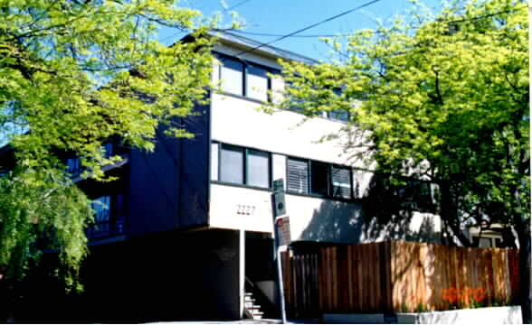 2227 Derby St in Berkeley, CA - Building Photo - Building Photo