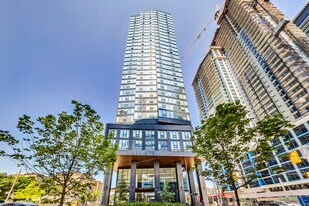 19 Western Battery Rd in Toronto, ON - Building Photo