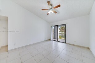 10361 SW 150th Ct in Miami, FL - Building Photo