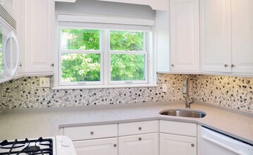 5209 Sangamore Rd in Bethesda, MD - Building Photo - Building Photo