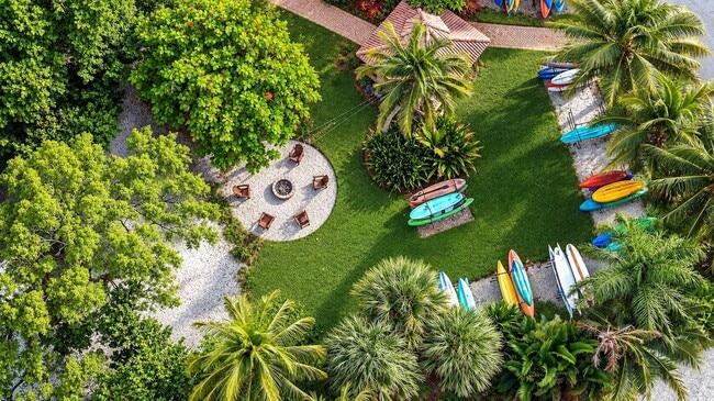 Manatee Bay Apartments