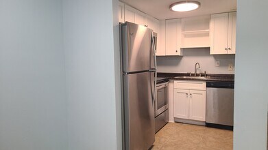 2523 N Alafaya Trail in Orlando, FL - Building Photo - Building Photo