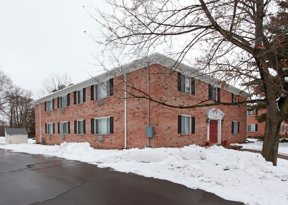 The Carriage House in Menomonie, WI - Building Photo