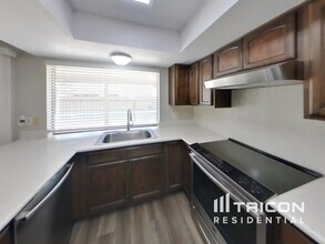 6319 W Sunnyslope Ln in Glendale, AZ - Building Photo - Building Photo