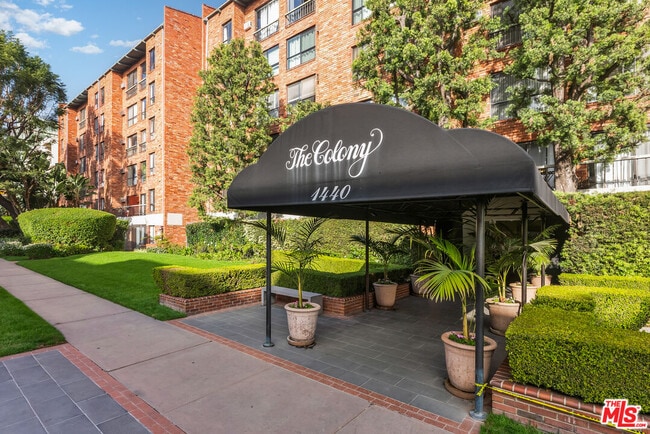 property at 1440 Veteran Ave