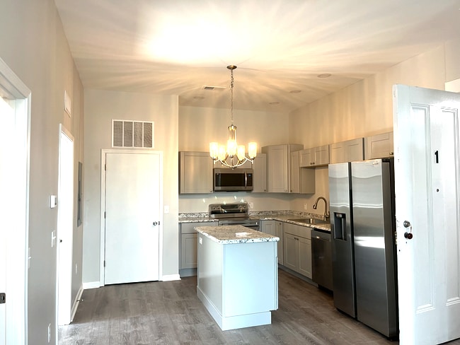 17 W Main St, Unit 1