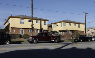 6955-6961 Fulton Ave in North Hollywood, CA - Foto de edificio - Building Photo