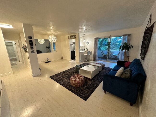 5625 N Sumner Wy in Culver City, CA - Building Photo - Building Photo