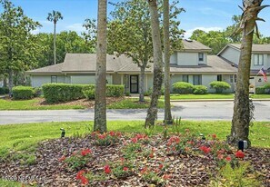 64 Players Club Villas Rd in Palm Valley, FL - Building Photo