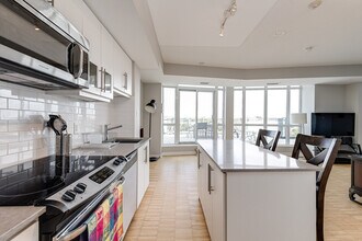 1169 Queen St W in Toronto, ON - Building Photo - Building Photo