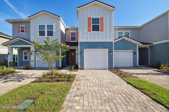 property at 95 Pinebury Ln
