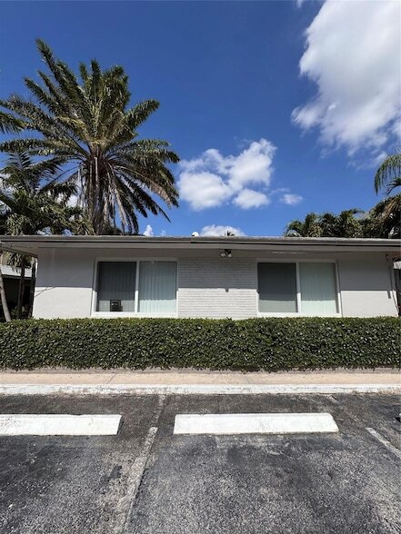 921 NE 17th Ave, Unit 4 in Fort Lauderdale, FL - Building Photo - Building Photo