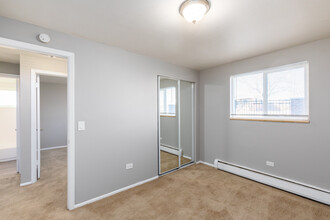 Powderhorn Apartments in Denver, CO - Building Photo - Interior Photo